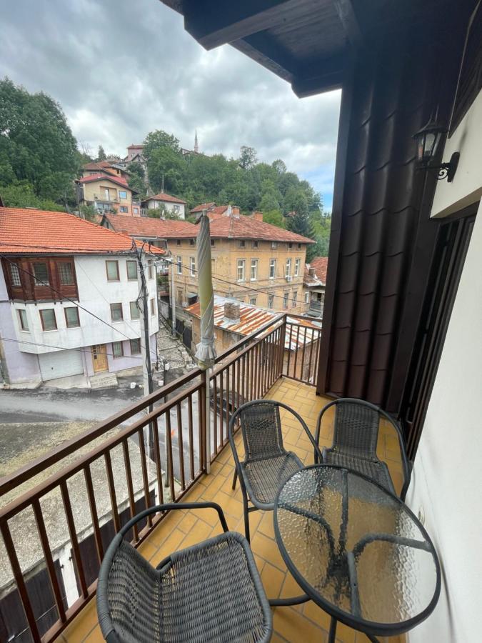 Casa Gialla Free Parking Sarajevo Ngoại thất bức ảnh